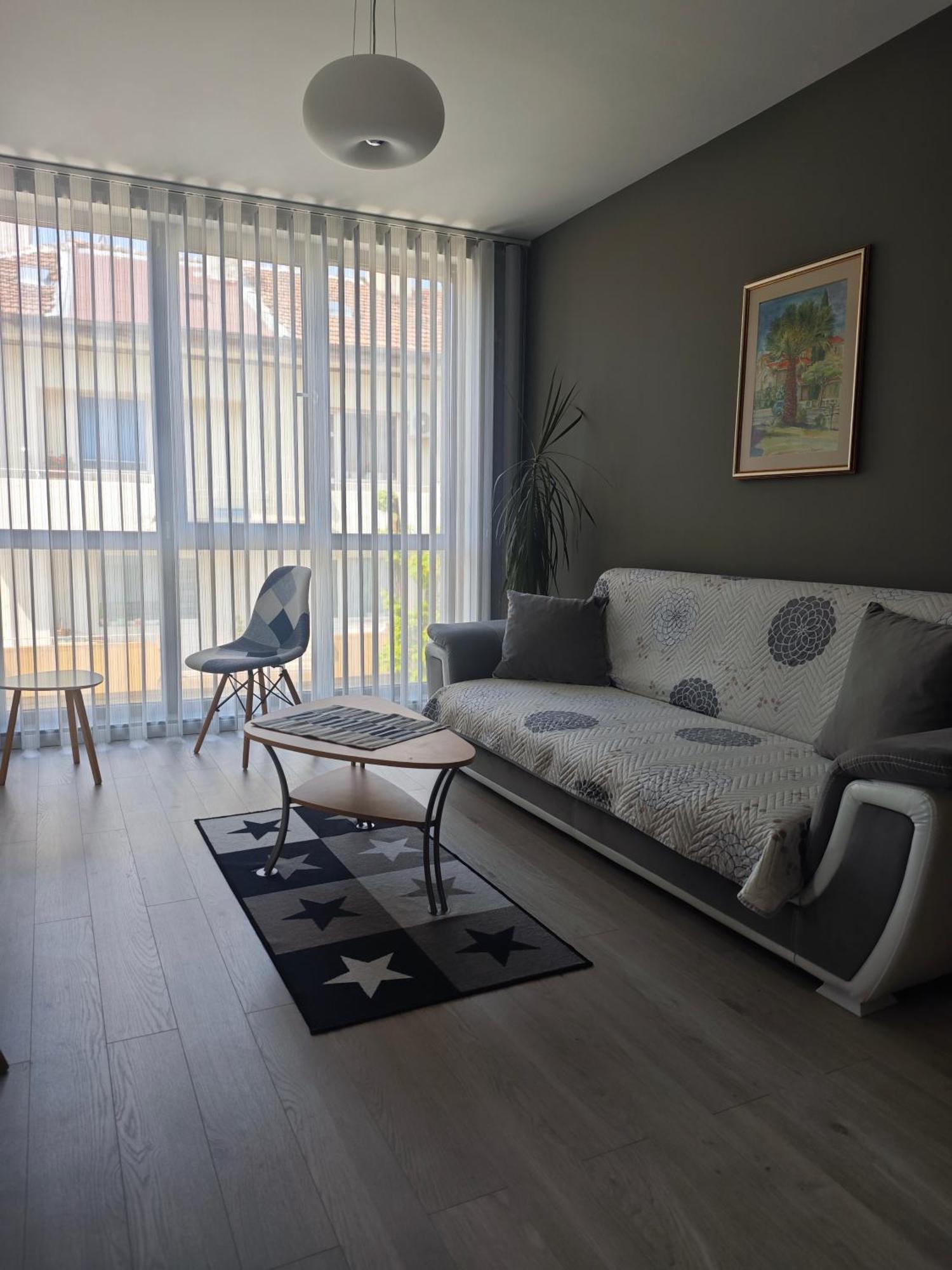 Central, Brand New With Parking *