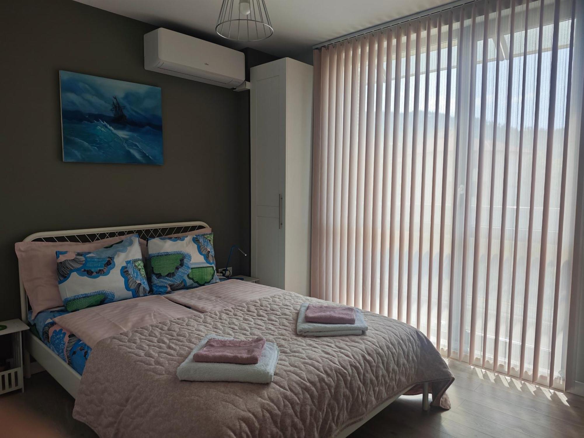 Apartment Central, Brand New With Parking